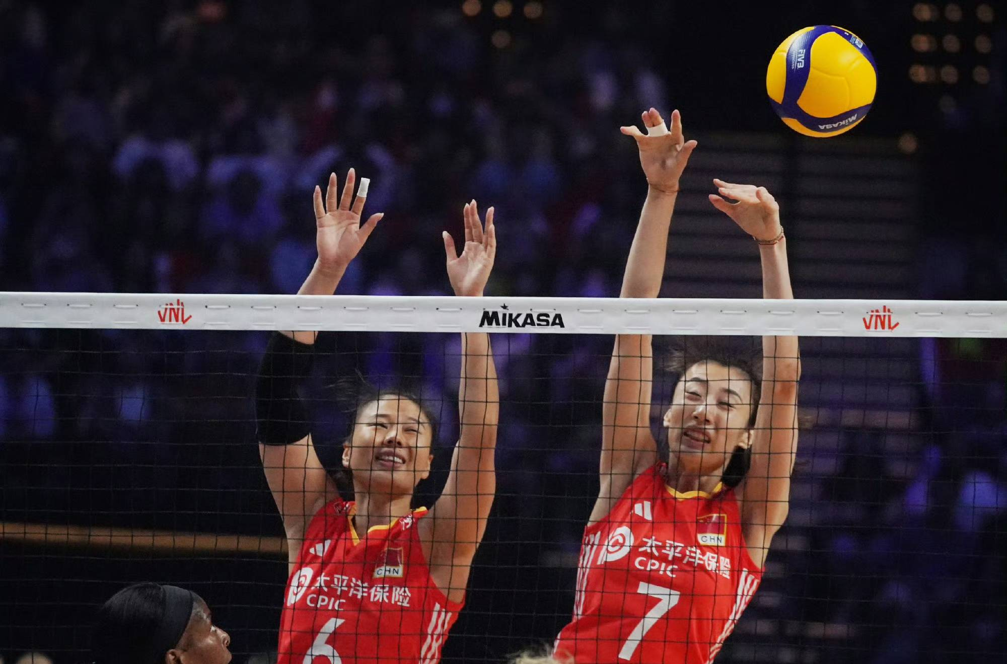 李盈莹朱婷口径一致,让记者去问蔡斌,中国女排两大主攻或有不满