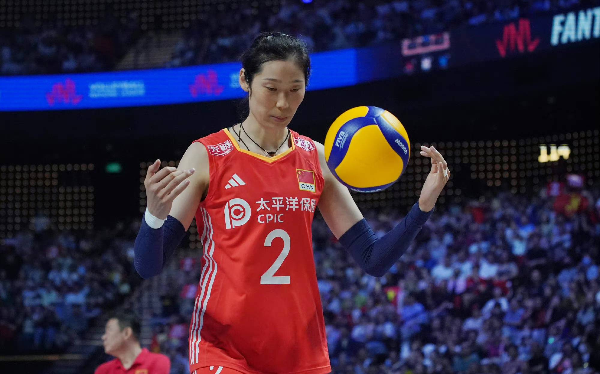 李盈莹朱婷口径一致,让记者去问蔡斌,中国女排两大主攻或有不满