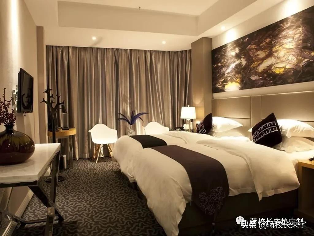 酒店“冷知识”:为何酒店的被子都要压在床垫下面?-高级酒店的被子为什么都塞在床下