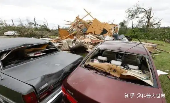 这种风暴号称“陆地飓风”,近日横扫美国中部,60万户被吹断电-美国飓风图片大全