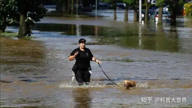 这种风暴号称“陆地飓风”,近日横扫美国中部,60万户被吹断电-美国飓风图片大全