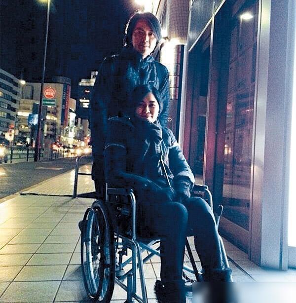 郑伊健蒙嘉慧现日本游玩,骑单车一路说笑好甜蜜,结婚7年如热恋-郑伊健蒙嘉慧合作电视剧