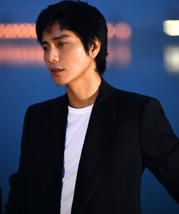 央视端午晚会,毛晓彤团扇一摇陶醉月亮,78岁鲍国安三峡朗诵绝了-2023年央视端午晚会男女对唱视频