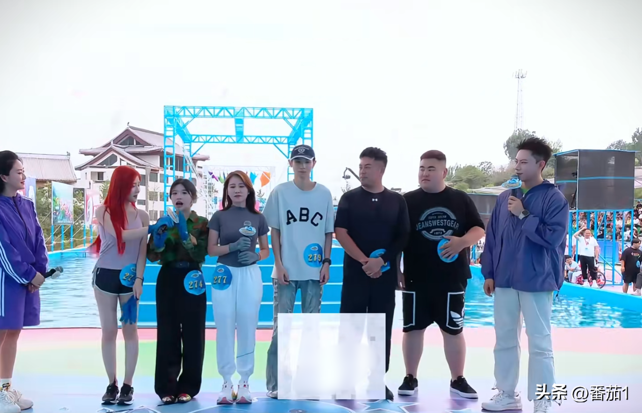 三只羊网红挑战快乐向前冲,小黄穿切尔西落水,李kk暴露真实颜值-三只羊网络是谁的公司