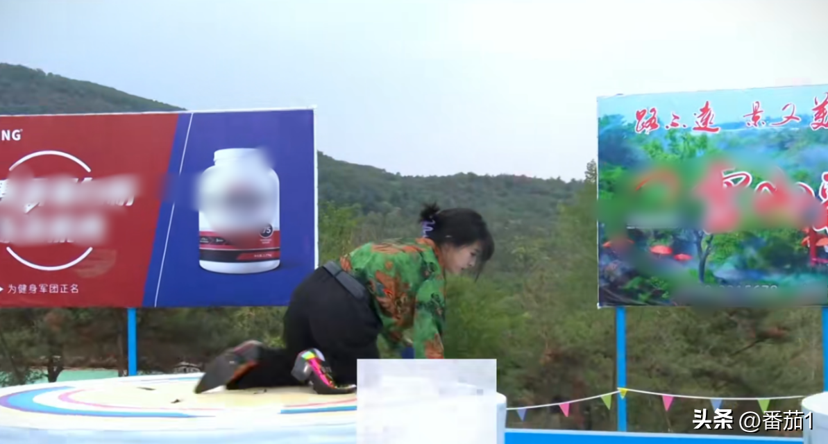 三只羊网红挑战快乐向前冲,小黄穿切尔西落水,李kk暴露真实颜值-三只羊网络是谁的公司