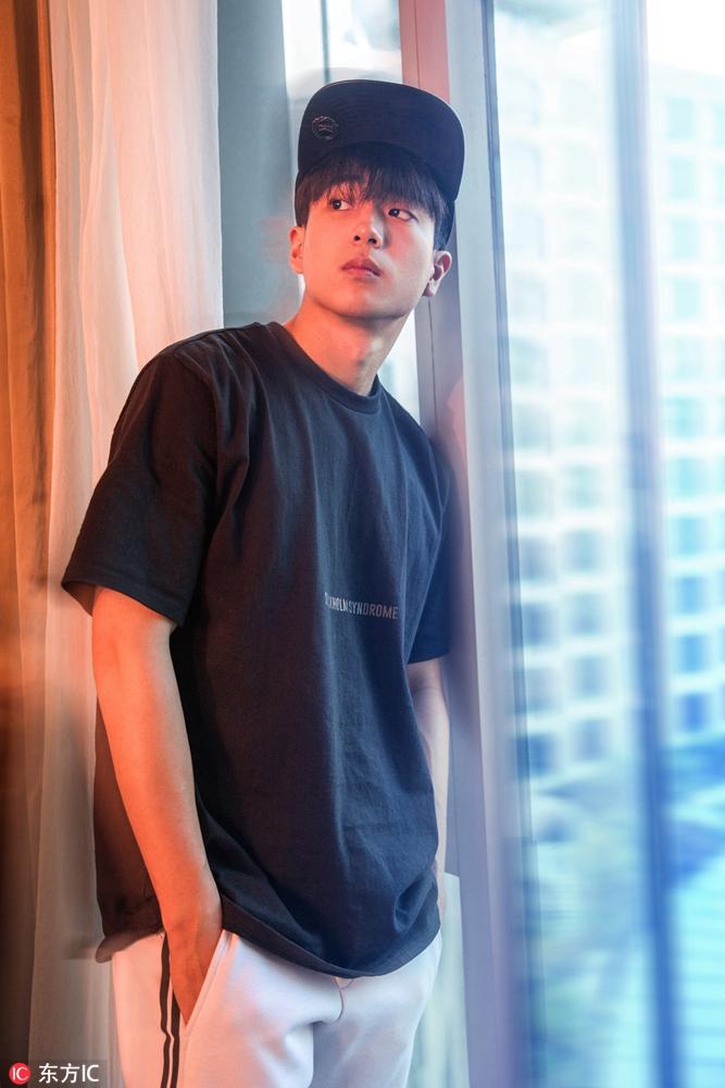 《天才枪手》男主一夜走红,屁鹅爆料James才是学霸丨专访-天才枪手follow me