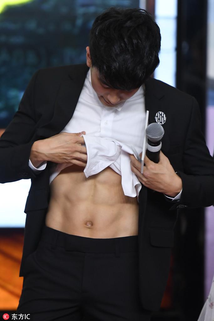 《天才枪手》男主一夜走红,屁鹅爆料James才是学霸丨专访-天才枪手follow me