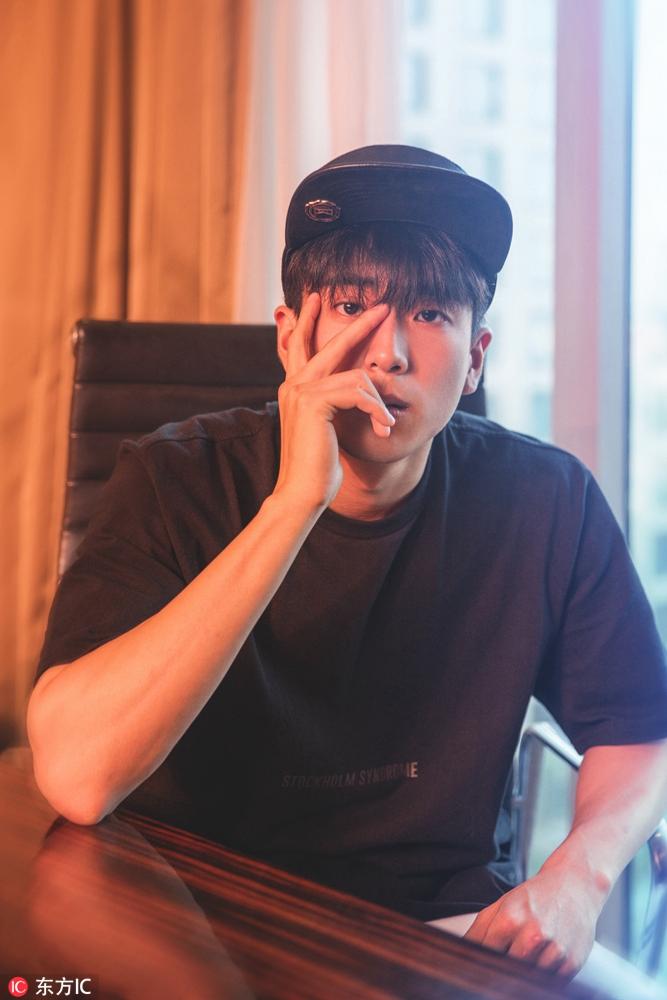 《天才枪手》男主一夜走红,屁鹅爆料James才是学霸丨专访-天才枪手follow me