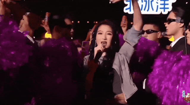 端午歌会:关晓彤变大胖丫头,孙楠高音震全场,李宇春A爆了-关晓彤 吃饭