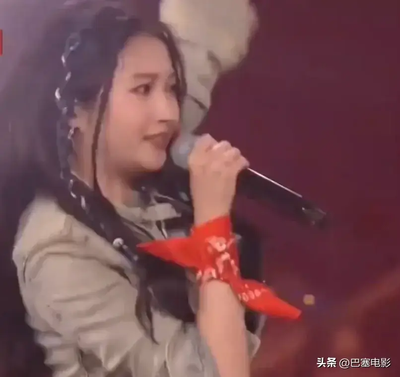 端午歌会:关晓彤变大胖丫头,孙楠高音震全场,李宇春A爆了-关晓彤 吃饭