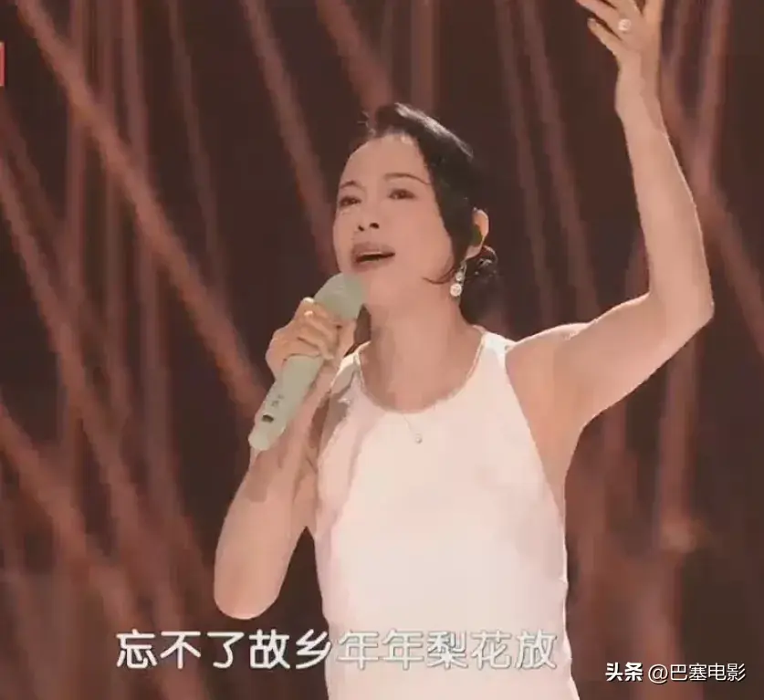 端午歌会:关晓彤变大胖丫头,孙楠高音震全场,李宇春A爆了-关晓彤 吃饭