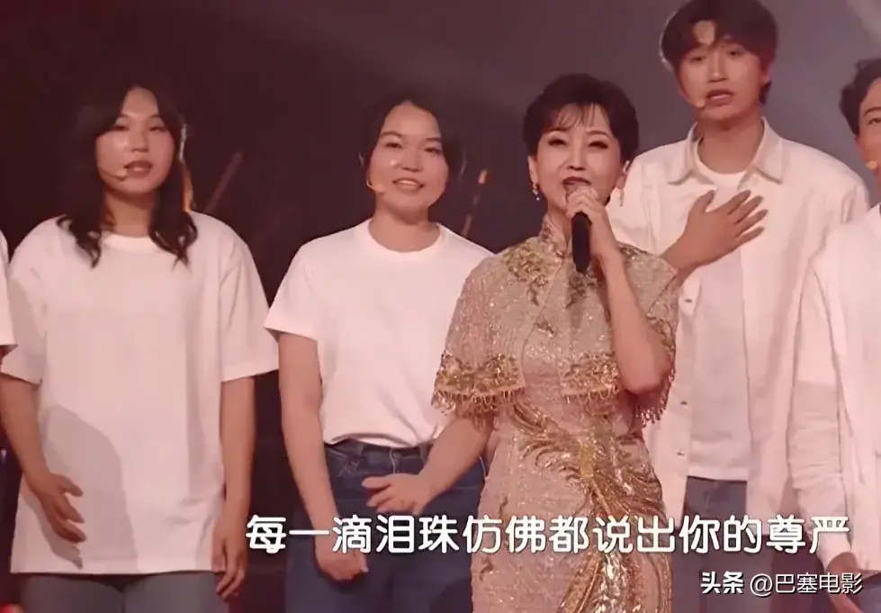 端午歌会:关晓彤变大胖丫头,孙楠高音震全场,李宇春A爆了-关晓彤 吃饭