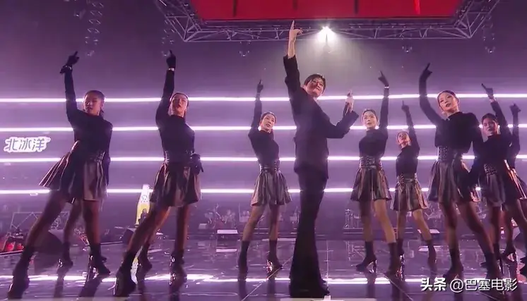 端午歌会:关晓彤变大胖丫头,孙楠高音震全场,李宇春A爆了-关晓彤 吃饭