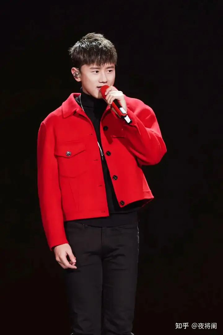 明星演唱会上发生过哪些意外?-明星大型演唱会视频