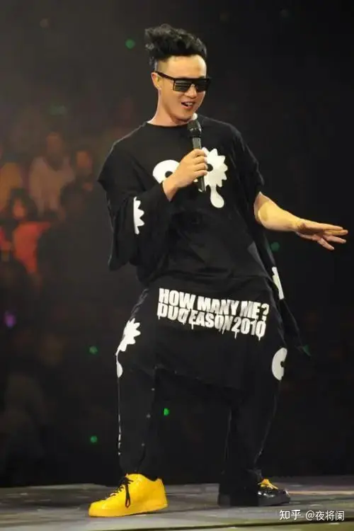 明星演唱会上发生过哪些意外?-明星大型演唱会视频