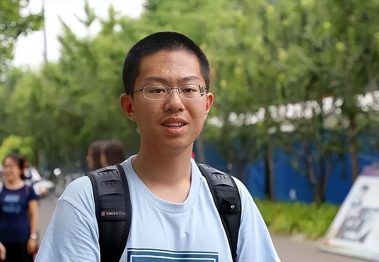 太牛X了!高考47年裸分最高者是谁:孙浩宁734分夺近代状元-高考裸分是多少