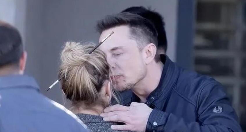 马斯克不但忙于造火箭,还忙于造人!媒体爆其与多名女下属有染-马斯克火箭花了多少钱