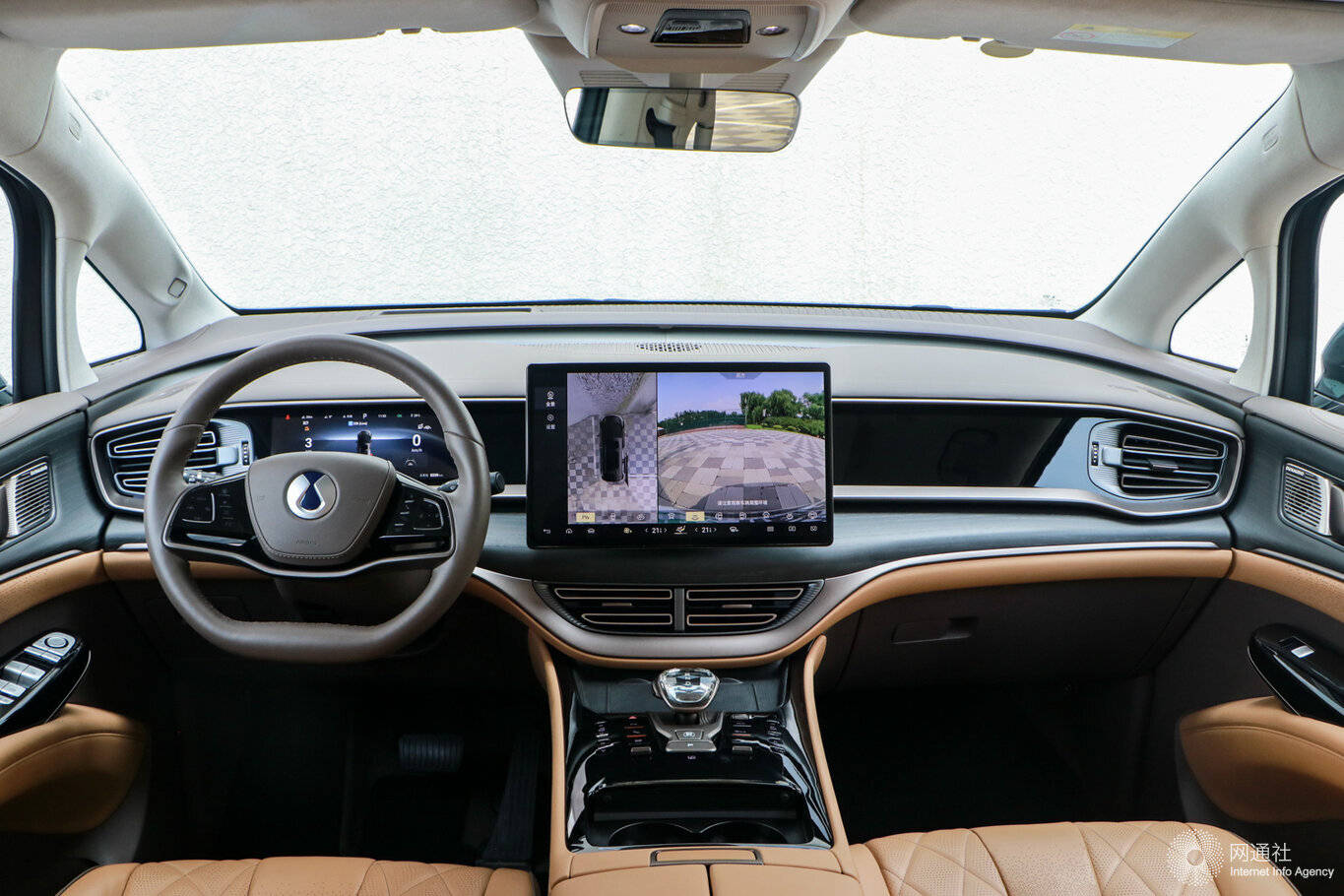 腾势汽车登陆香港 腾势D9意向售价66.8万港币起-腾势汽车属于什么品牌