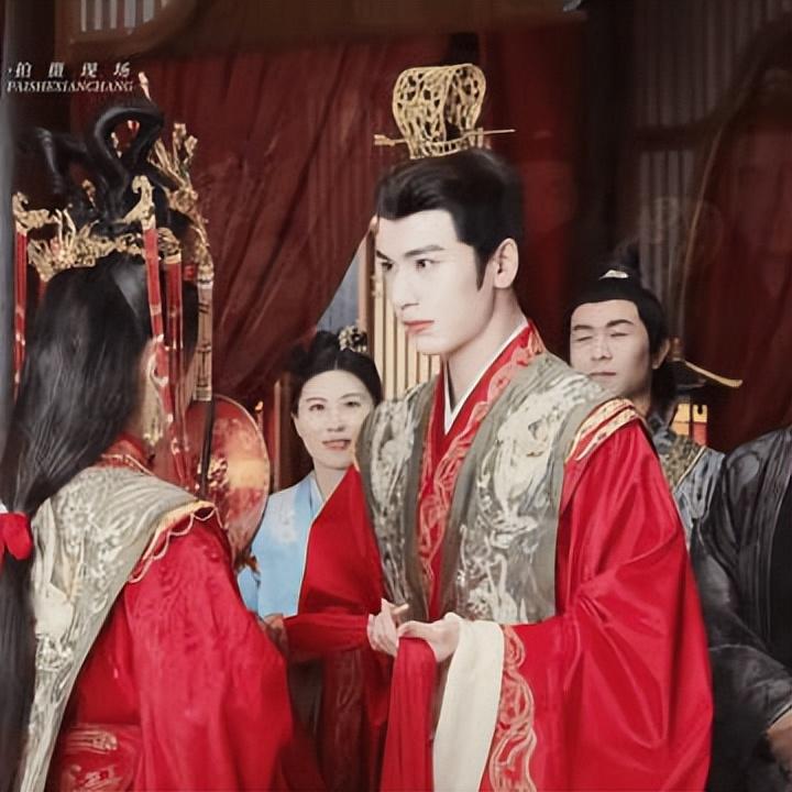 《度华年》爆糖提前: 公主与裴某的大婚预告-度岁月的意思