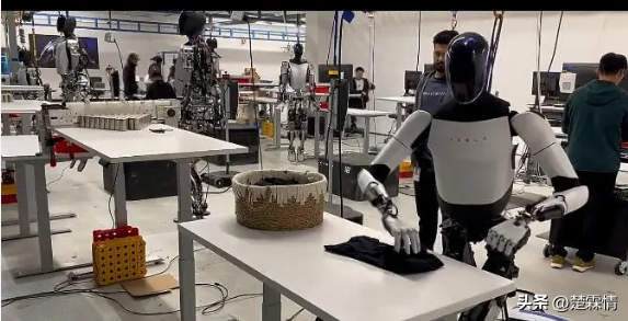 马斯克的“擎天柱”计划即将展开,机器人的时代真的要来了吗?-马斯克祝贺天问一号