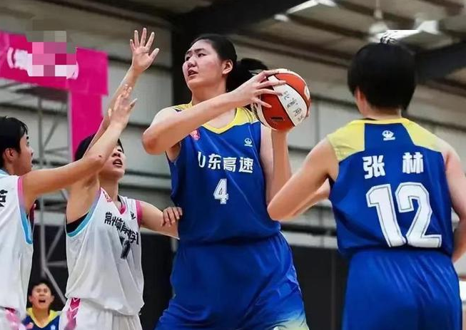 国青女篮目标只争前三!媒曝张子宇难应付高水平比赛 恐遭日澳针对-女篮张子宇身高