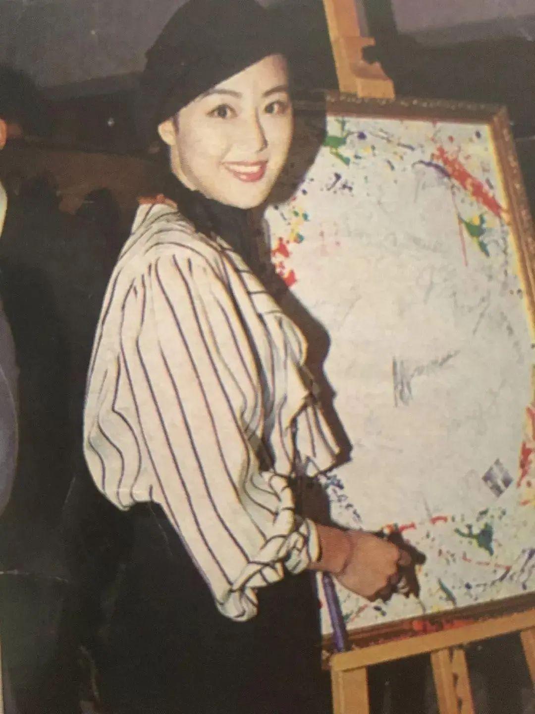 玫瑰原型比刘亦菲更美,被算命大师当众羞辱,60岁凭直播口碑逆袭-玫瑰真实的样子图片