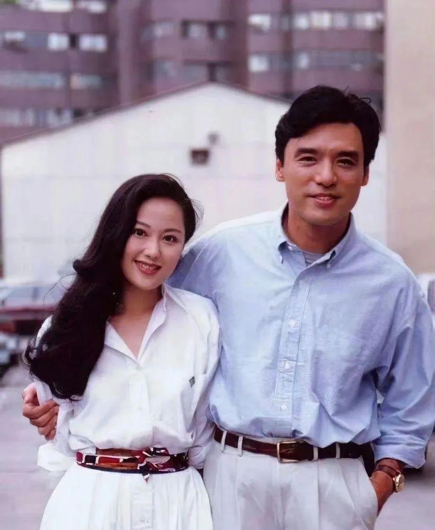 玫瑰原型比刘亦菲更美,被算命大师当众羞辱,60岁凭直播口碑逆袭-玫瑰真实的样子图片