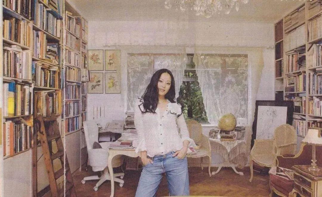 玫瑰原型比刘亦菲更美,被算命大师当众羞辱,60岁凭直播口碑逆袭-玫瑰真实的样子图片