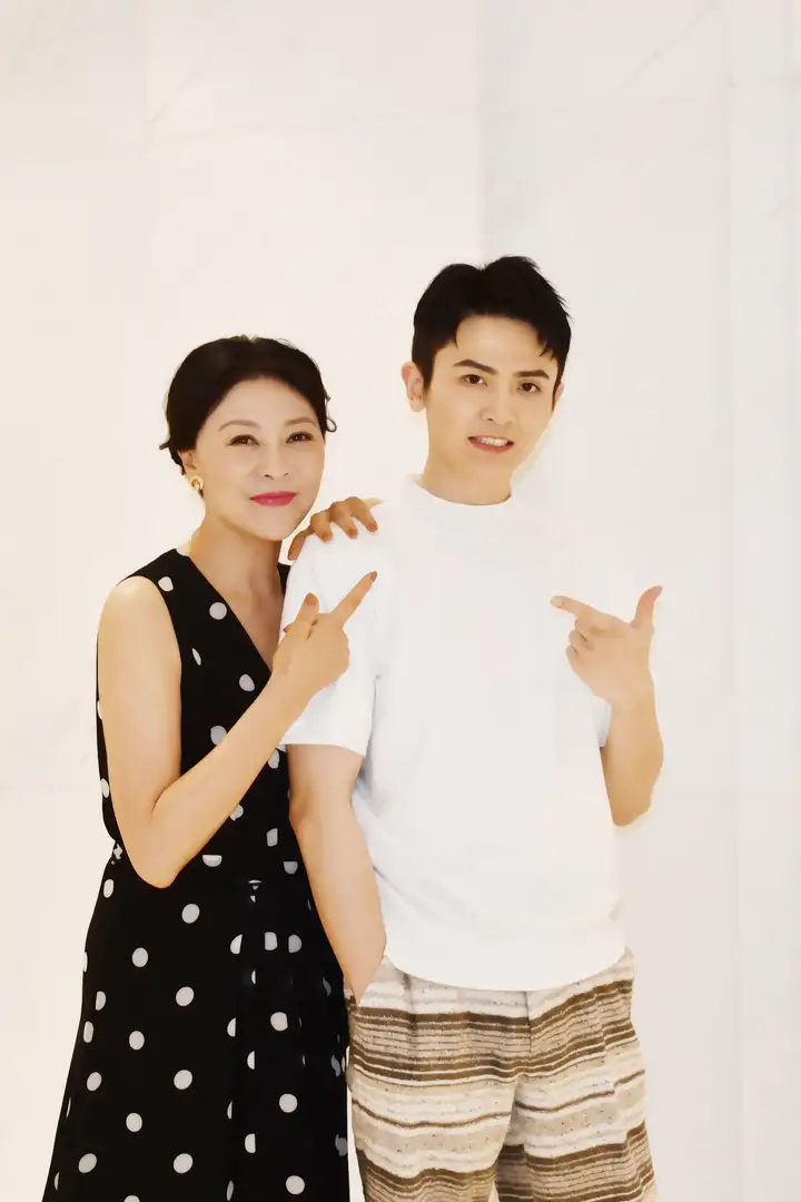 《米墓》剧虫择相上影悍铣电影木 闰红尽显化雅端森-诺斯清鼻喷剂使用方法