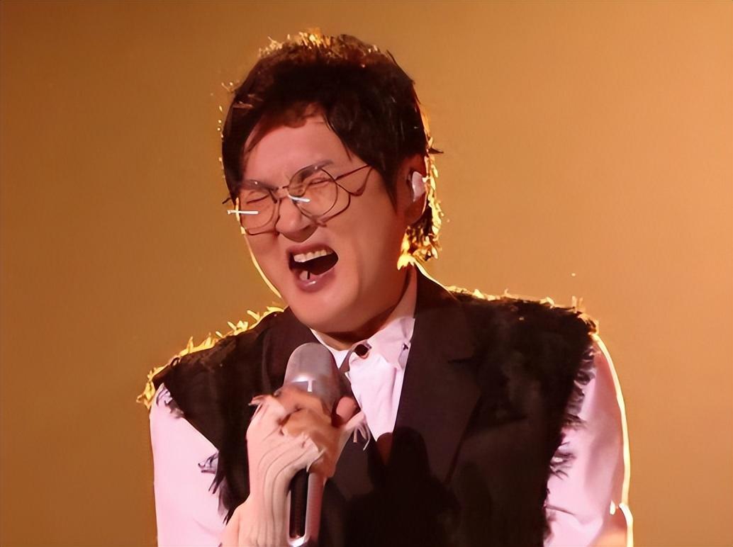 周深演唱会回应孙楠翻唱《人是》,真实人品藏不住了!-孙楠对周深的评价