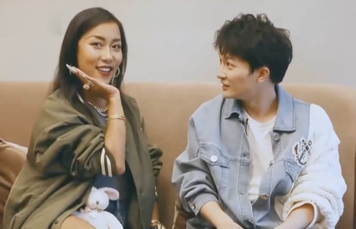 周深演唱会回应孙楠翻唱《人是》,真实人品藏不住了!-孙楠对周深的评价