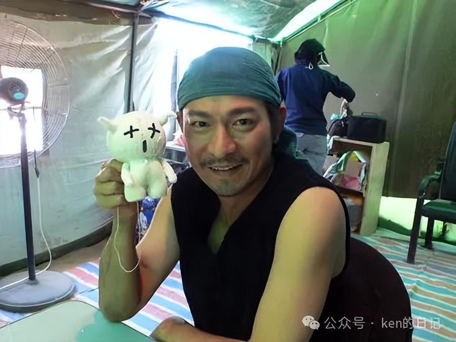 刘德华2024巡回演唱会空档在华仔天地发布祝父亲节快乐-刘德华巡演2023北京时间表