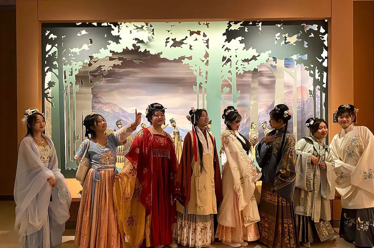 毕业季学生花式整活儿-毕业花束寄语短句送老师