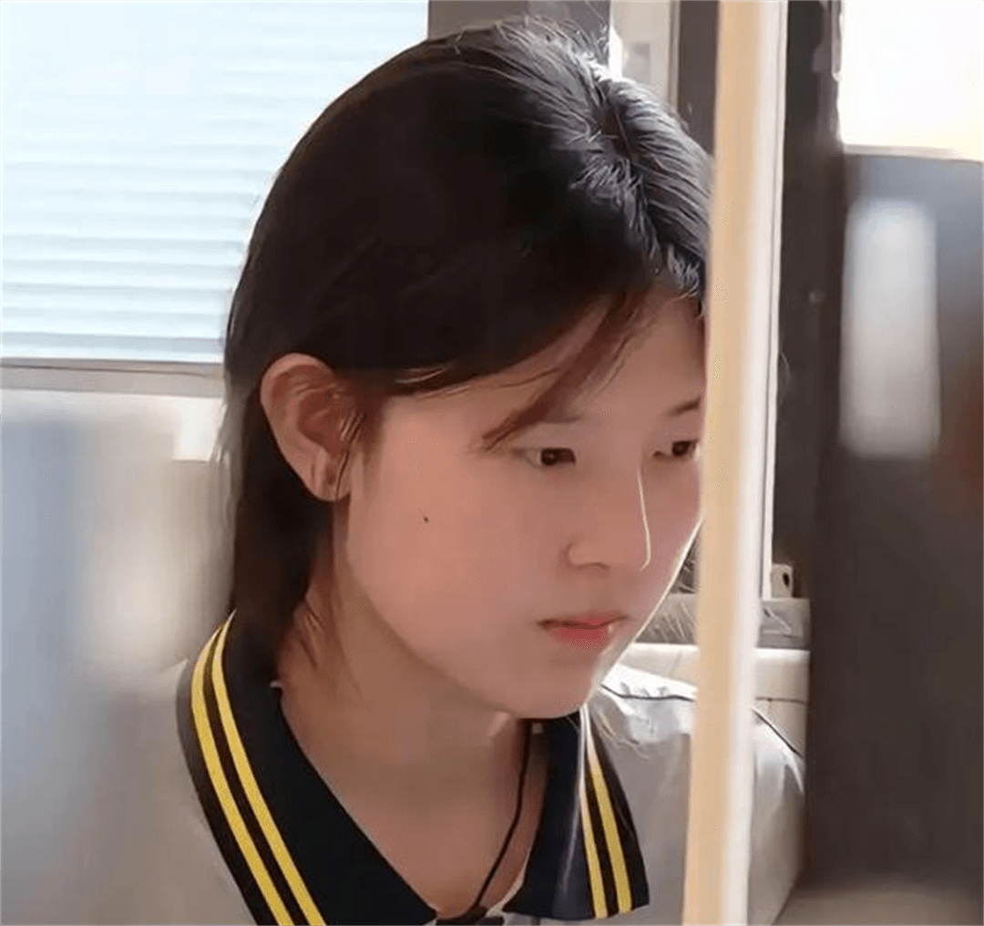 反转来了,数学金牌教练实名质疑姜萍造假,人大教授下场回应-数学特级教师江萍