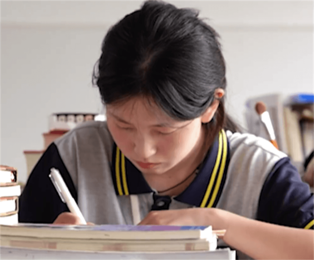 反转来了,数学金牌教练实名质疑姜萍造假,人大教授下场回应-数学特级教师江萍