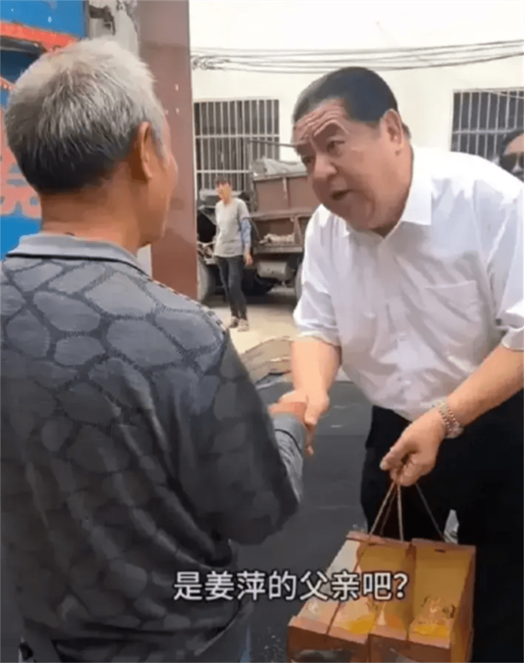 反转来了,数学金牌教练实名质疑姜萍造假,人大教授下场回应-数学特级教师江萍