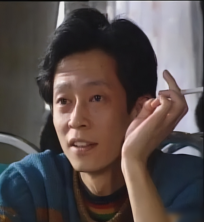 57岁王志文罕见露面:脱发太明显,热情拥抱王姬,与张嘉译聚会!-王志文一