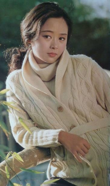 《庐山恋》女一号张瑜:曾为事业放弃婚姻,今62岁无儿无女-庐山恋主角男女主角张瑜连衣裙