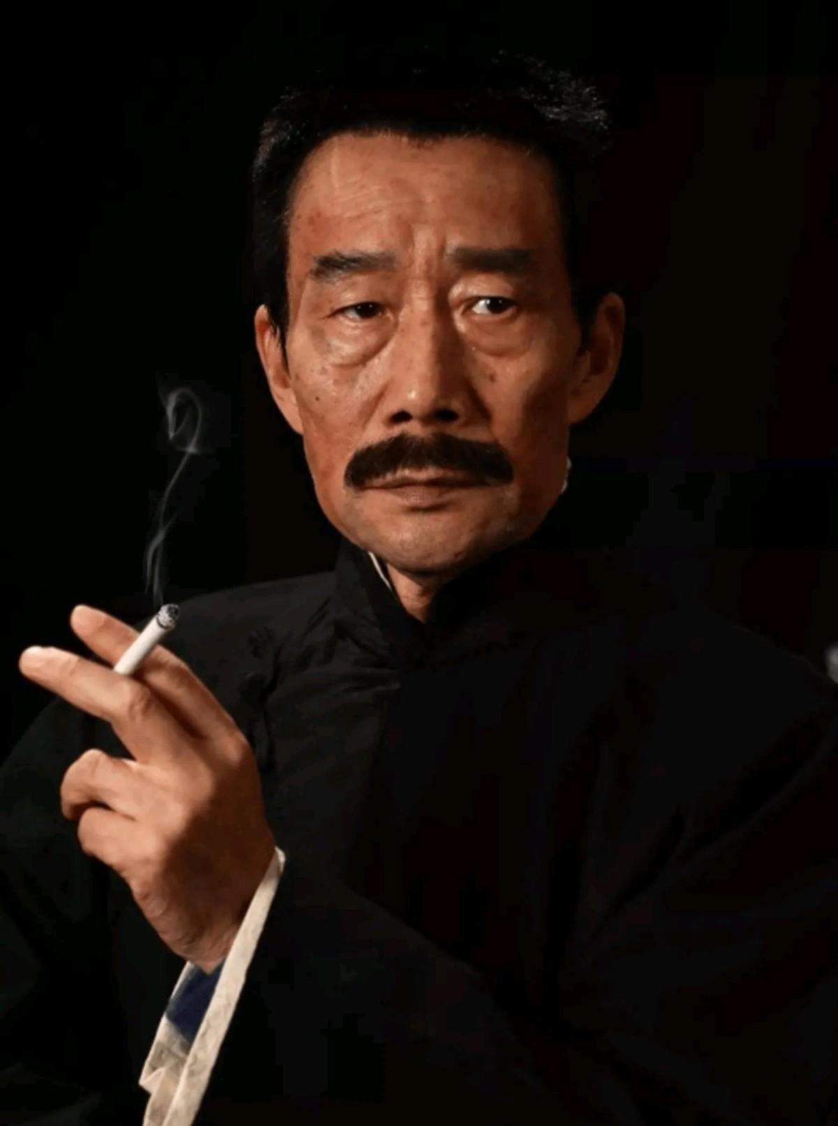 李雪健究竟做了什么对不起“白玉兰”的事,竟然连提名都不给-李雪健白玉兰奖视频