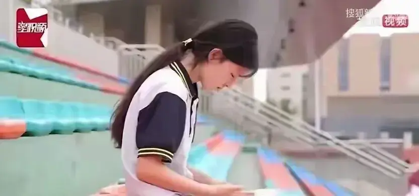 官方回应姜萍事件疑点,月考83数学白卷属实,和老师关系被调查-姜平教受