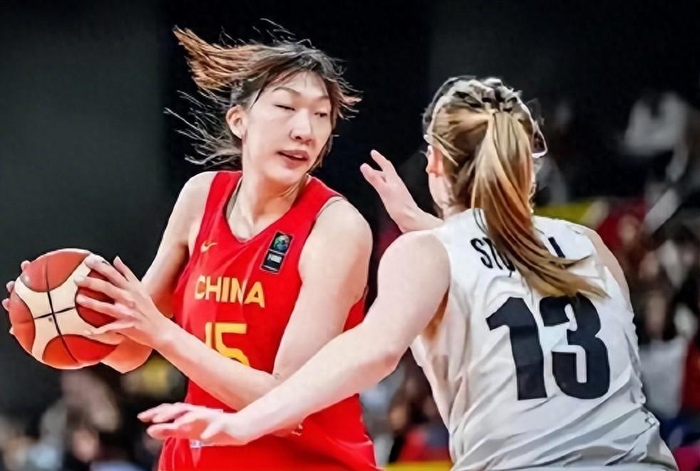 中国女篮6战5败!连输奥运同组强敌,主帅黑脸无奈,恐提前碰美国-中国女篮险胜澳大利亚回放