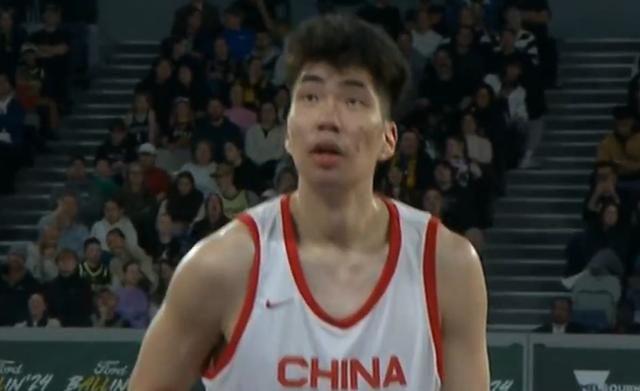 下半场崩盘,中国男篮20分惨败!不敌澳大利亚队,王岚嵚20分-20201中国男篮