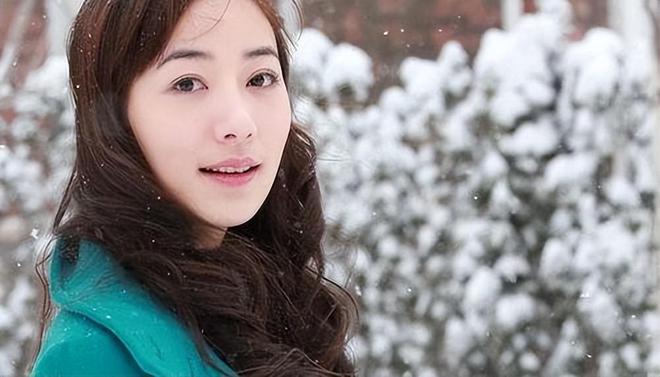 韩雪和大18岁老公万山照片终于曝光,两人门当户对,隐婚已有一女-万山