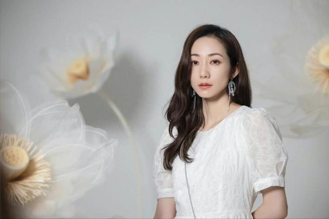 韩雪和大18岁老公万山照片终于曝光,两人门当户对,隐婚已有一女-万山