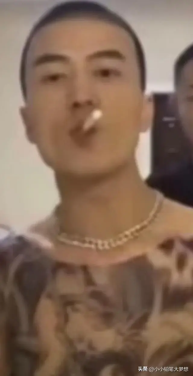 狂飙兄弟塌房合伙曝光账号收入,拖欠60万,他说孰能无过要我死么-狂飙剧情分集剧情介绍 电视猫