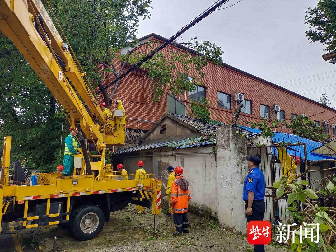 南京今年入梅后首场强降雨,鼓楼城管部门全力防汛排涝-南京今年什么时间出梅花展