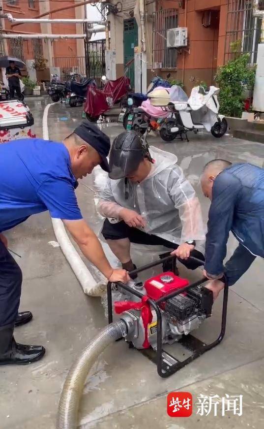 南京今年入梅后首场强降雨,鼓楼城管部门全力防汛排涝-南京今年什么时间出梅花展