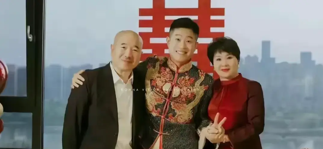 刘能小儿媳宣布怀孕,证实王亮当初未说谎,李琳在评论区送祝福-刘能和他媳妇