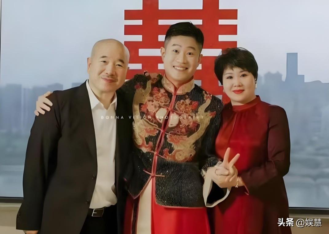 “刘能”又要当爷爷了,儿媳妇结婚才两个月,晒孕期写真肚大如箩-刘能媳妇叫什么名字