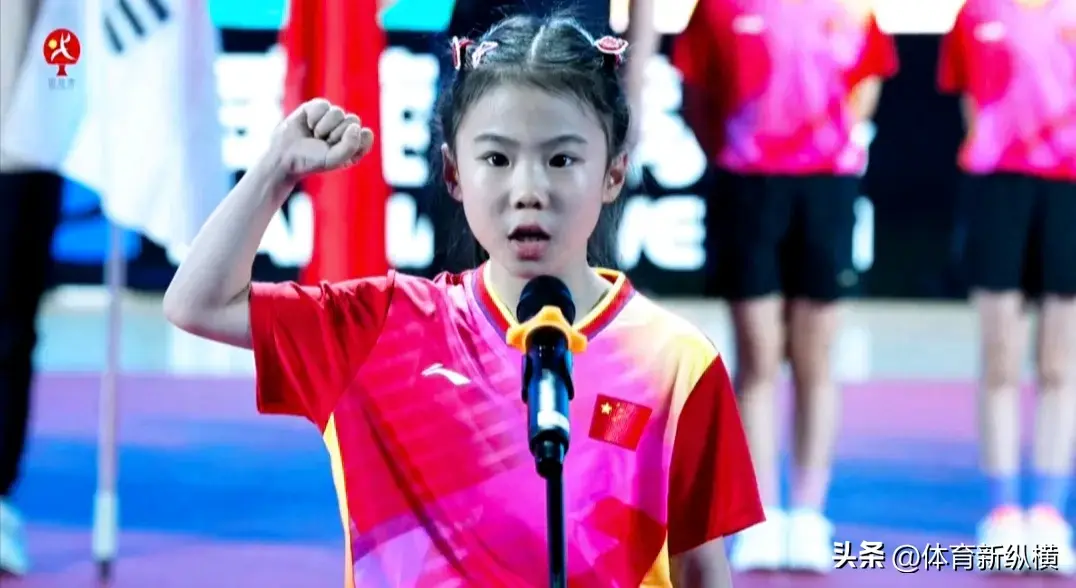 王楠女儿笑笑国际比赛夺冠,王楠亲自颁奖-王楠女儿打乒乓